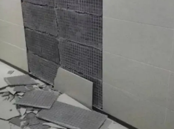 鹿寨瓷砖空鼓维修公司分享下鹿寨墙砖松动维修的知识